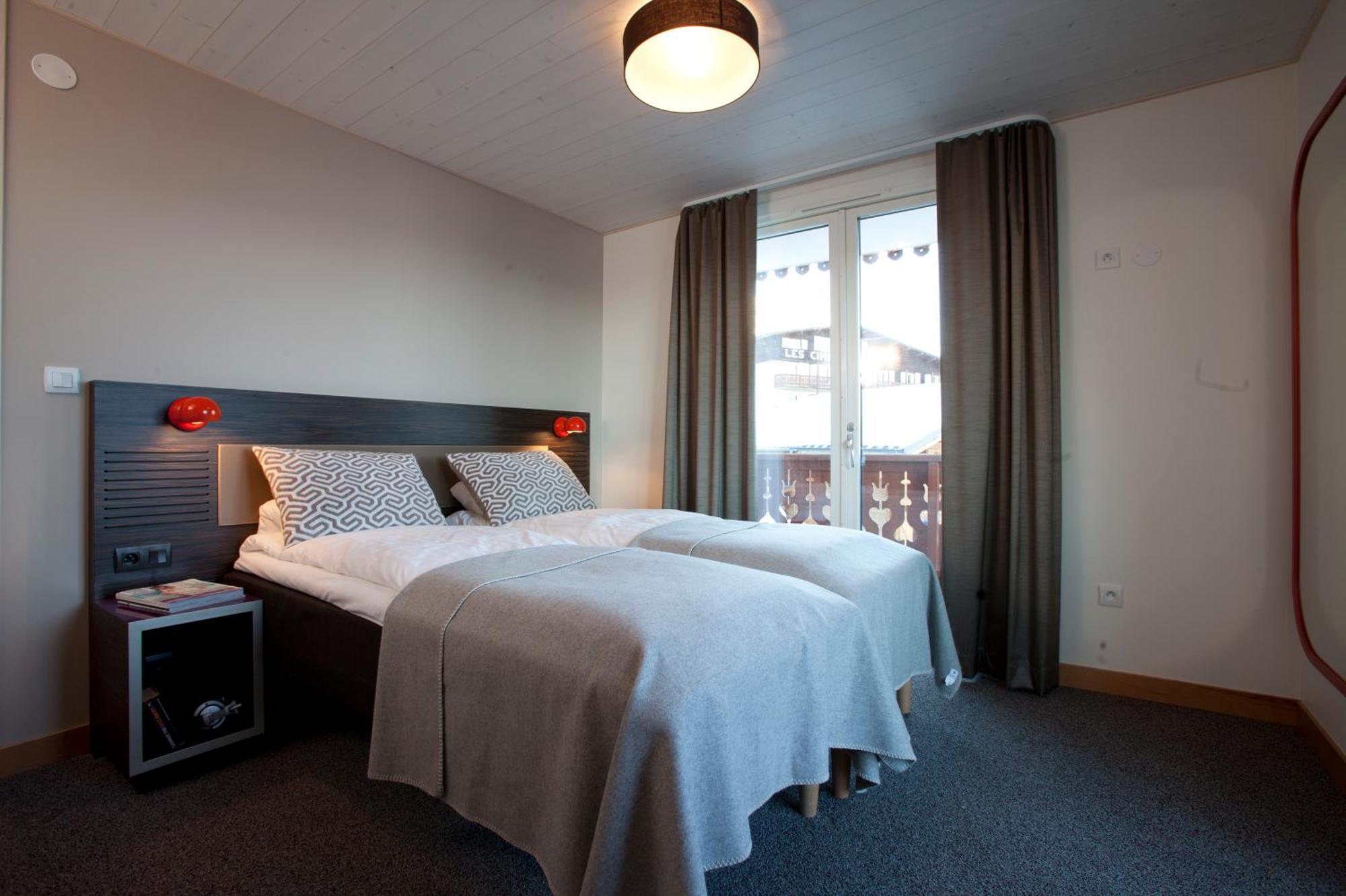 Langley Hotel Le Petit Prince Alpe d'Huez Exterior photo